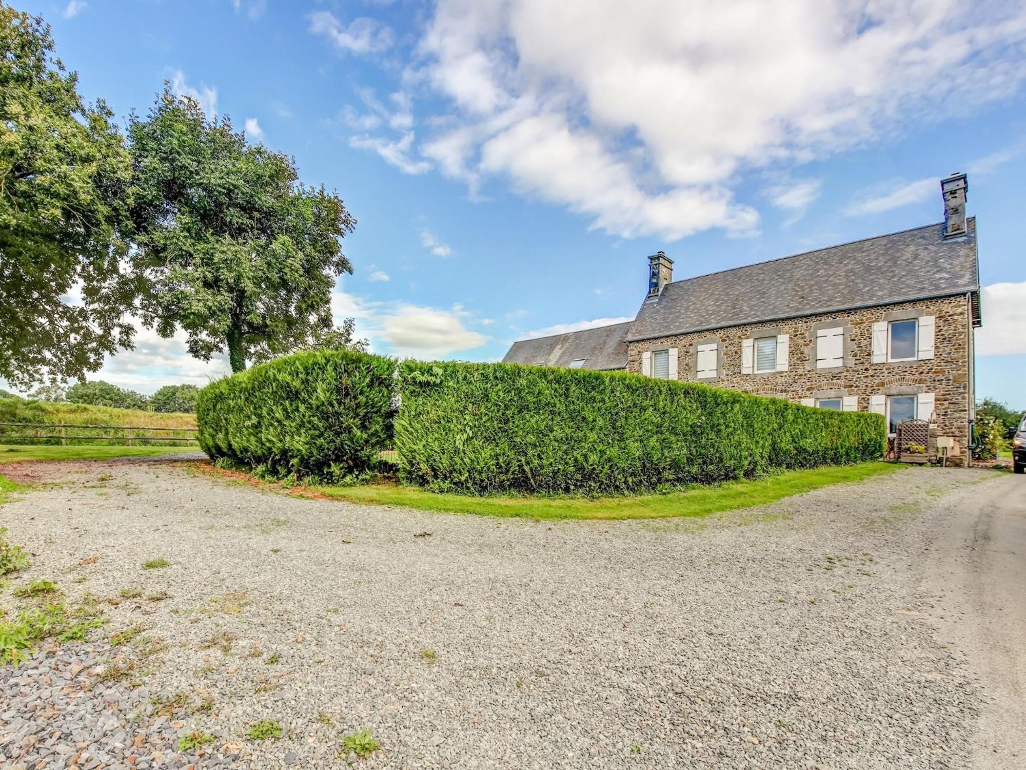 Holiday Home With Garden In Brainville Esterno foto